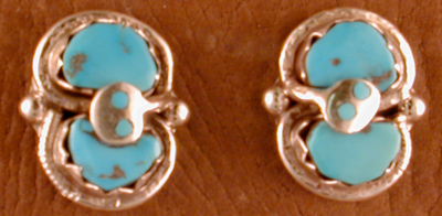 Med. Effie Post Earrings